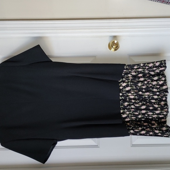 Two piece suit - Picture 2 of 4